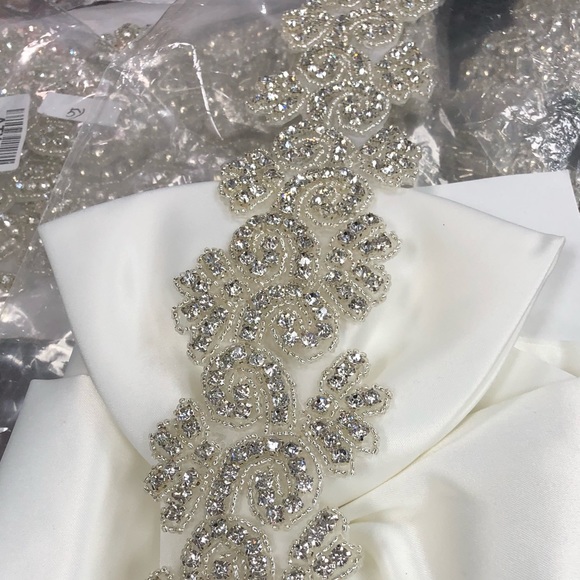Gorgeous bridal sash appliqué - Picture 3 of 6